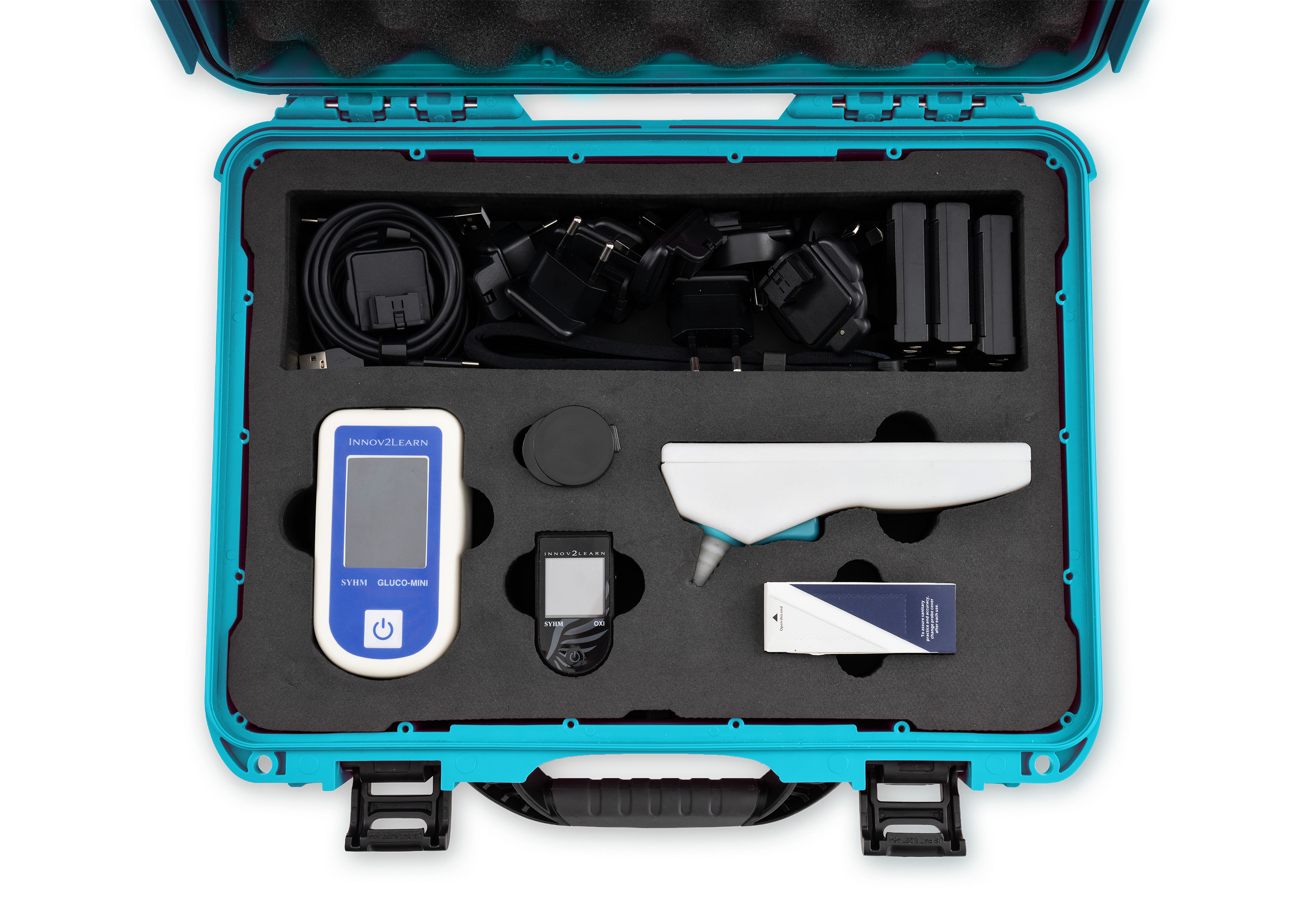 Maletín Euro Kit turquesa abierto: Gluco-mini, Oxi, Ear-T, fundas de sonda, tiras y cargadores, cada uno en su hueco de espuma cortada por láser